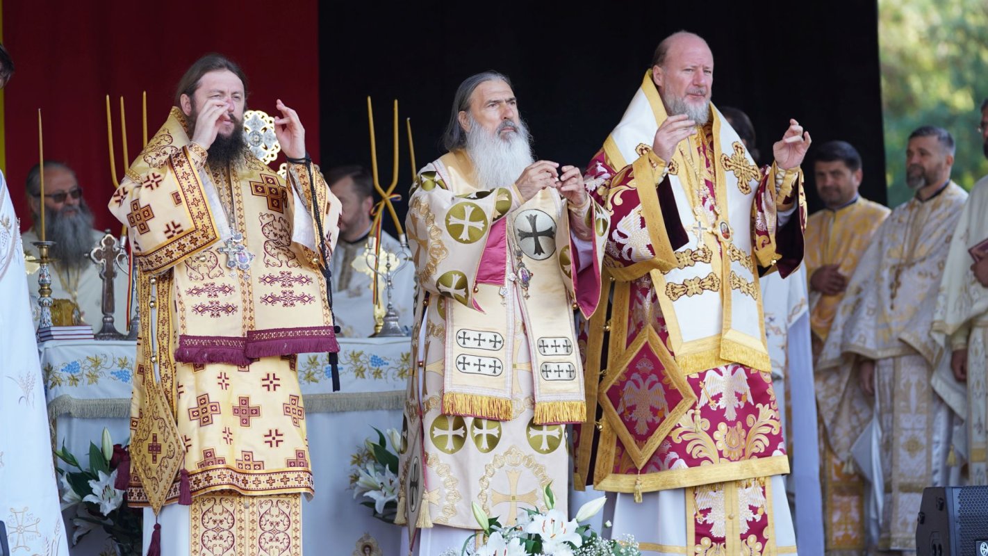 Un deceniu de la sfințirea Catedralei „Nașterea Maicii Domnului” din Gura Humorului 181391