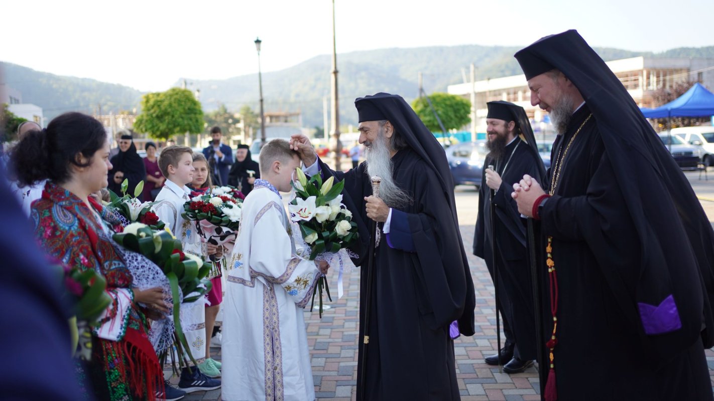 Un deceniu de la sfințirea Catedralei „Nașterea Maicii Domnului” din Gura Humorului 181396