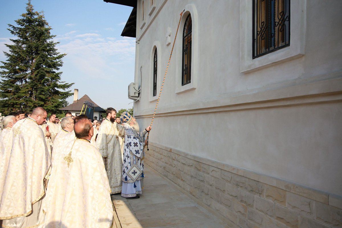 Biserica din comuna Broscăuți, sfințită de Mitropolitul Moldovei și Bucovinei 181469