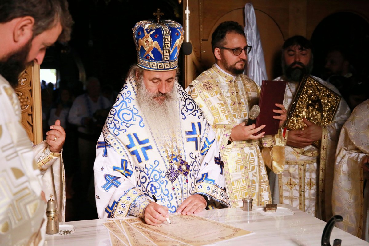 Biserica din comuna Broscăuți, sfințită de Mitropolitul Moldovei și Bucovinei 181470