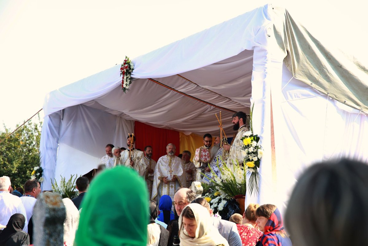 Biserica din comuna Broscăuți, sfințită de Mitropolitul Moldovei și Bucovinei 181476