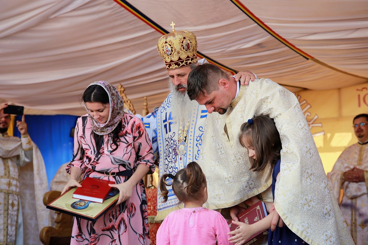 Biserica din comuna Broscăuți, sfințită de Mitropolitul Moldovei și Bucovinei 181478