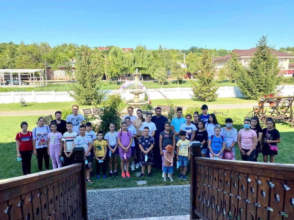 Tabără de vară pentru copiii din două parohii gălățene 181355