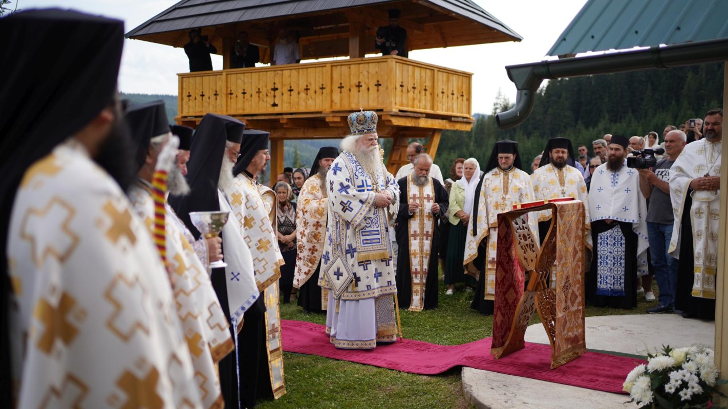 Schitul „Acoperământul Maicii Domnului”-Mestecăniș a fost sfințit 181535