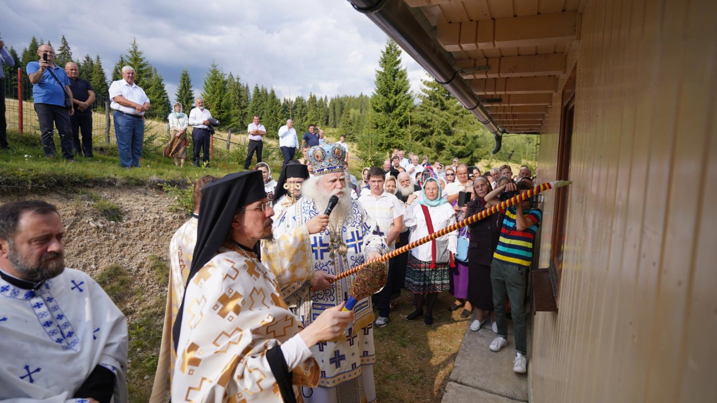 Schitul „Acoperământul Maicii Domnului”-Mestecăniș a fost sfințit 181539