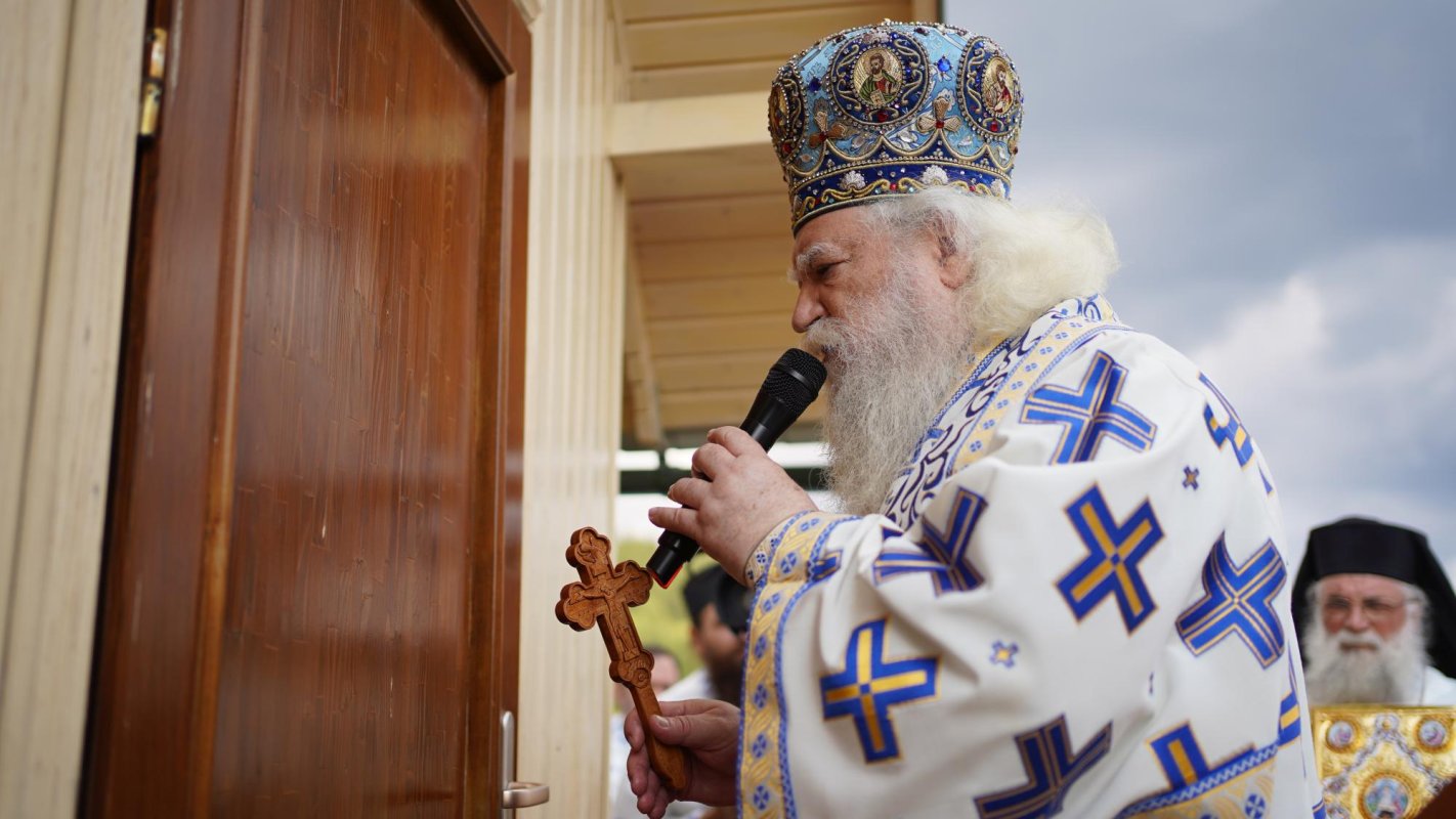 Schitul „Acoperământul Maicii Domnului”-Mestecăniș a fost sfințit 181540