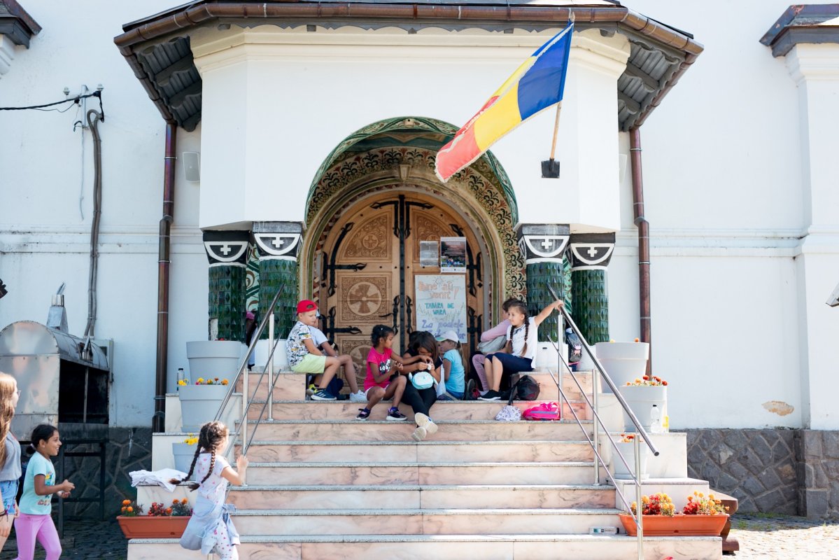 Tabăra „La poalele Călimanilor” sau cum să aduci bucuria în inima Harghitei 181694