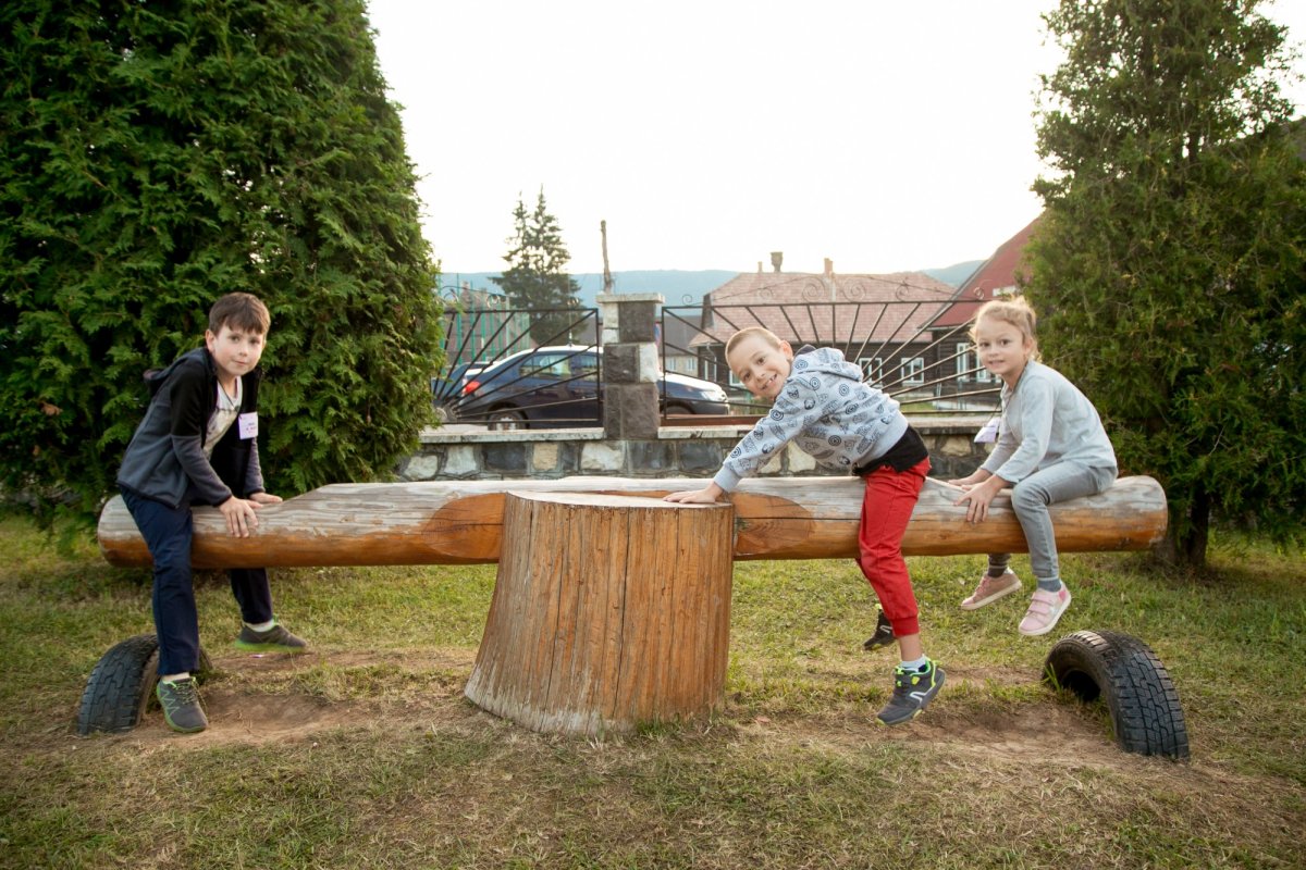 Tabăra „La poalele Călimanilor” sau cum să aduci bucuria în inima Harghitei 181706