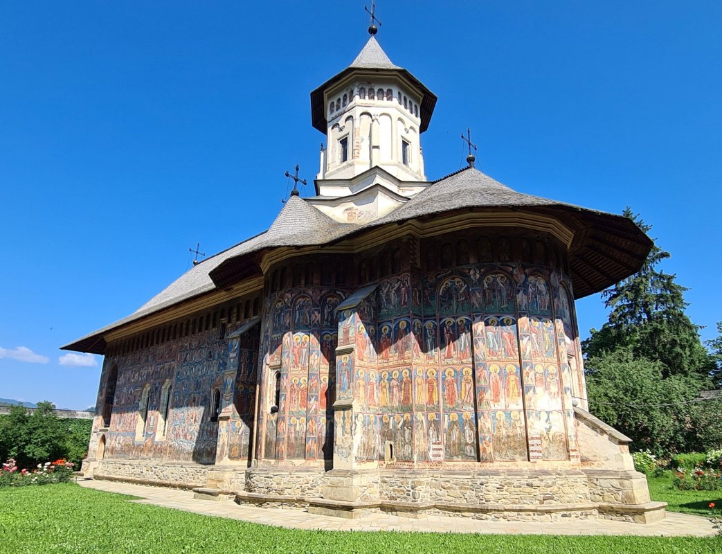 Zidurile Moldoviței, o frescă în tușe de lumină 181545