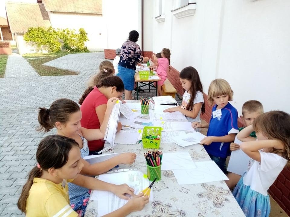 Activități cu tinerii la Sâncraiu de Mureș 181857