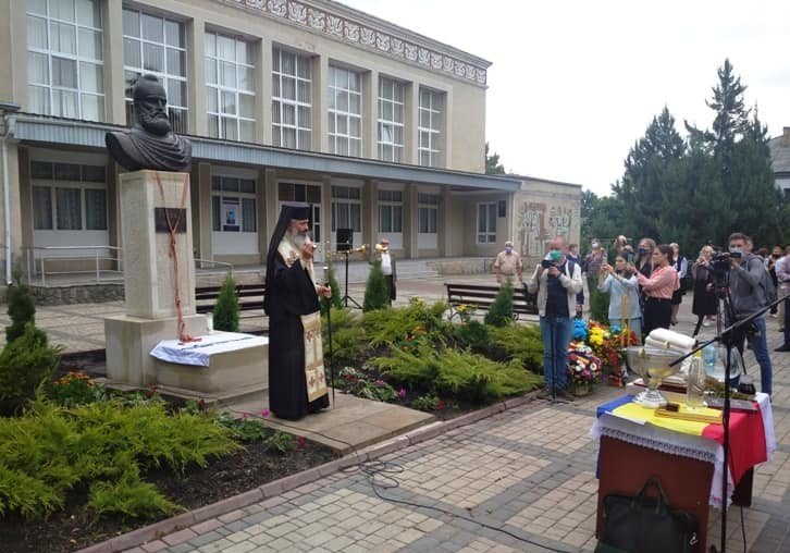 A fost sfințit bustul regelui Decebal din Edineţ 181899