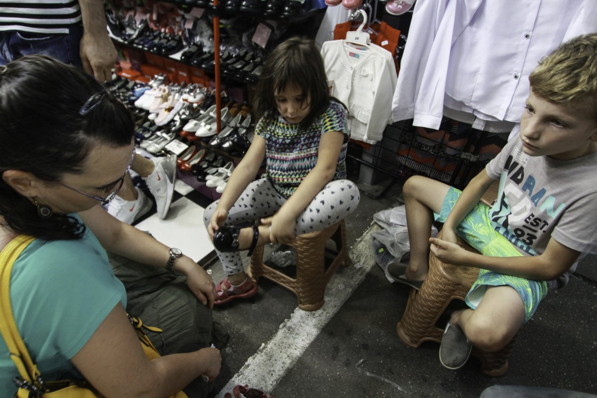 Ajutor pentru elevi la început de an școlar de la Parohia Iancu Vechi-Mătăsari 181900