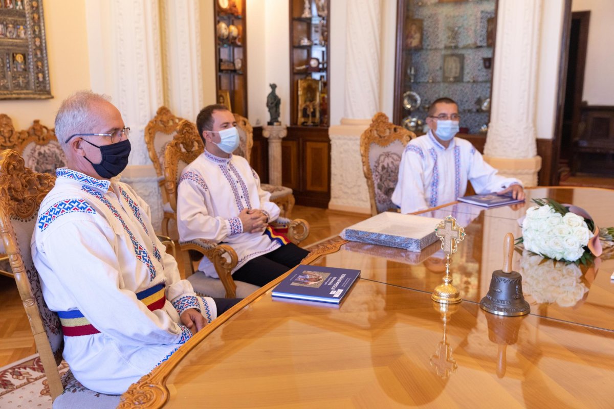 Artişti care au valorificat istoria istroromânilor distinși de Patriarhul României 182211