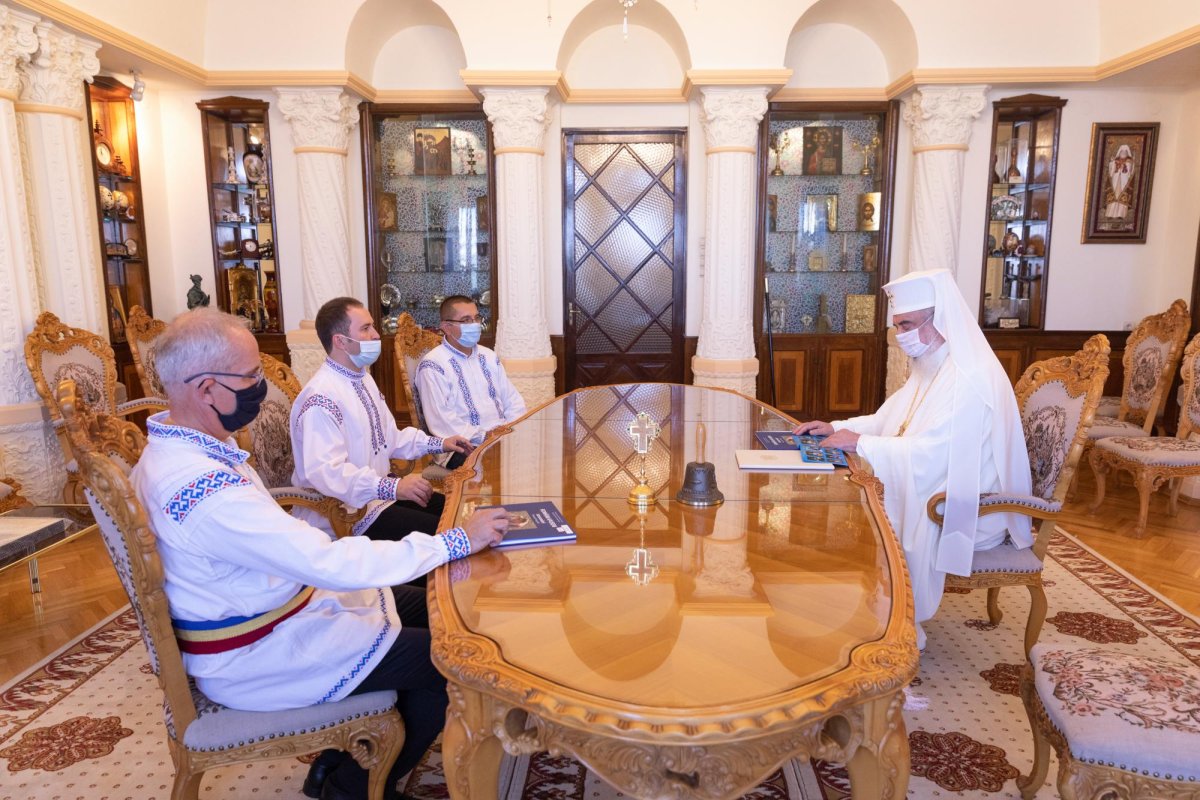 Artişti care au valorificat istoria istroromânilor distinși de Patriarhul României 182217