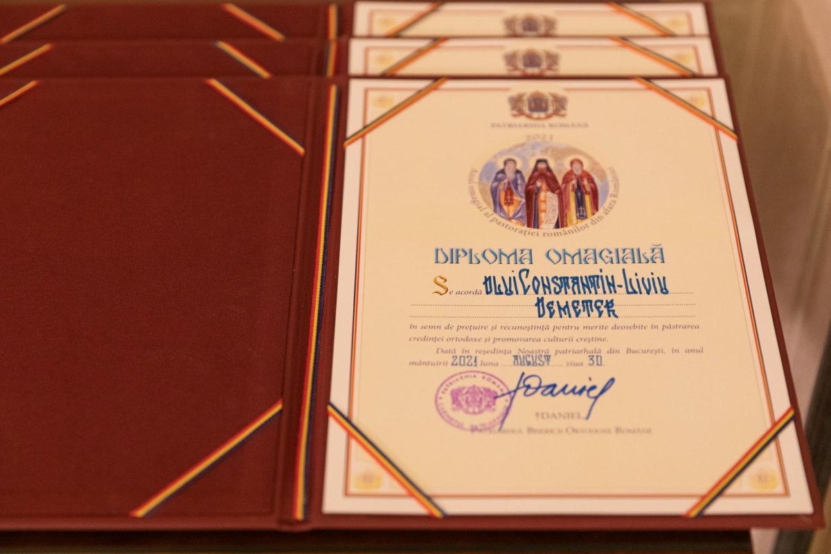 Artişti care au valorificat istoria istroromânilor distinși de Patriarhul României 182226