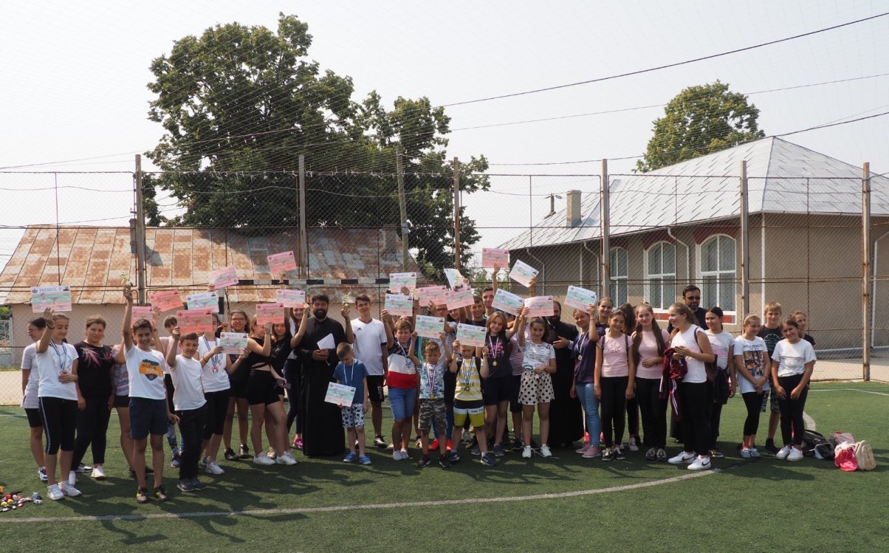 Tabăra de vară „Credință, sport și comuniune” la parohii gălățene 182498