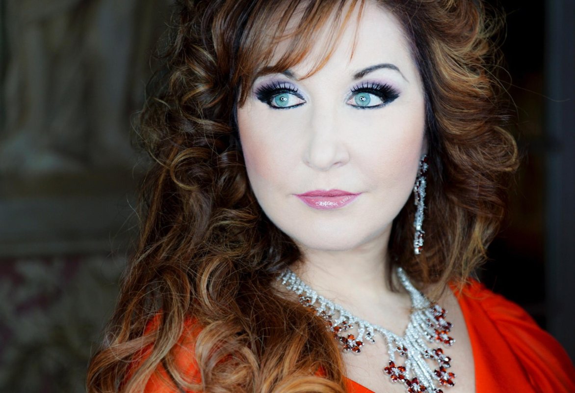 Elena Moșuc, model de echilibru între celebritate și credință 182476