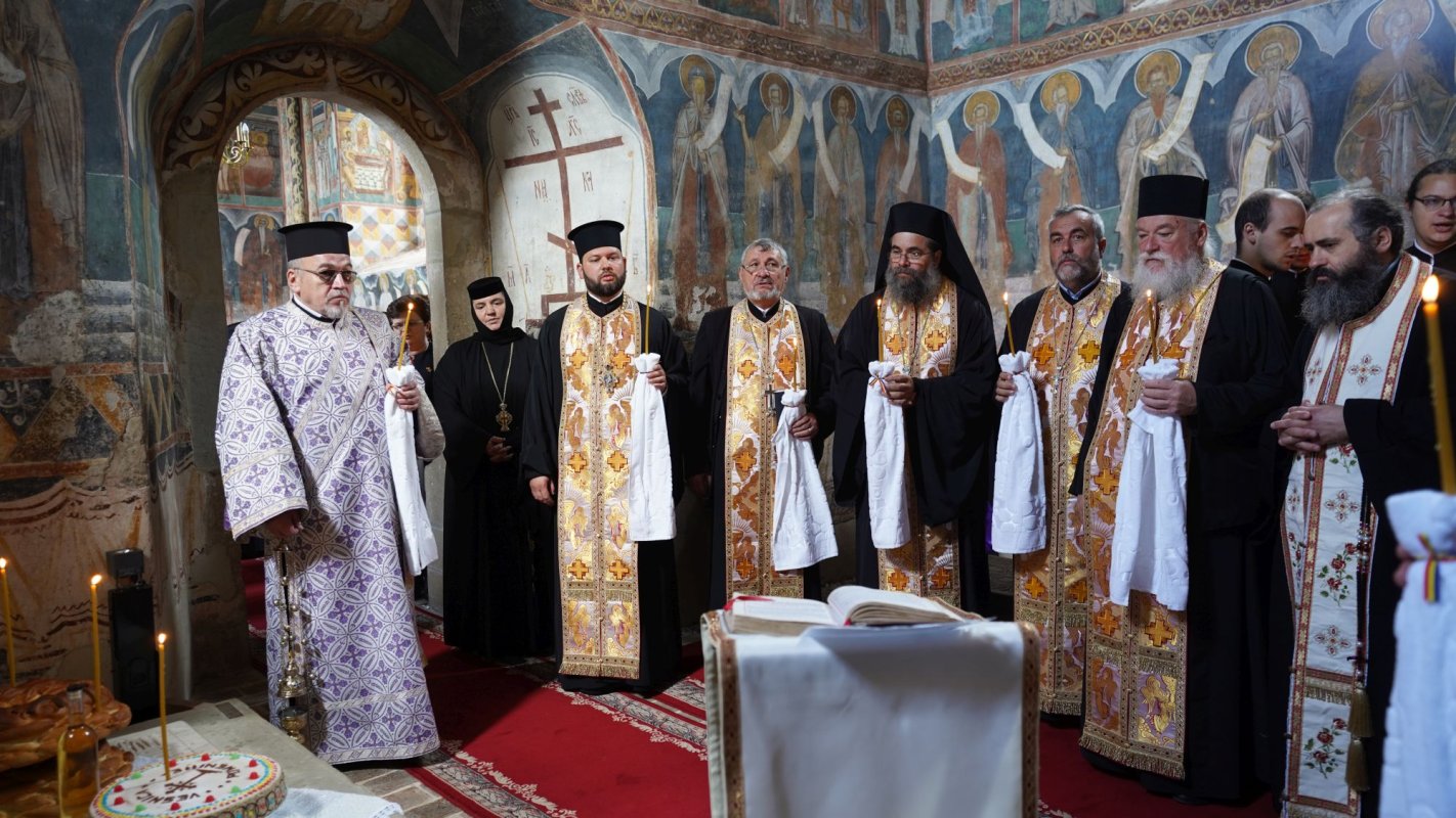 Simpozionul „Moștenirea rareşiană” la Mănăstirea Probota 182558