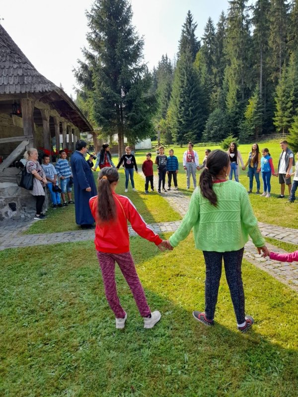 Tabără socială pentru copii defavorizaţi la Lăpuşna, Mureş 182526