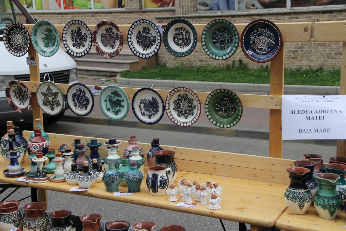 Tăcerile și chipurile fermecate ale lutului ars 182583