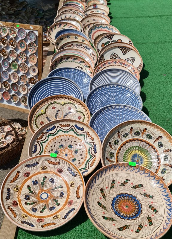 Tăcerile și chipurile fermecate ale lutului ars 182589