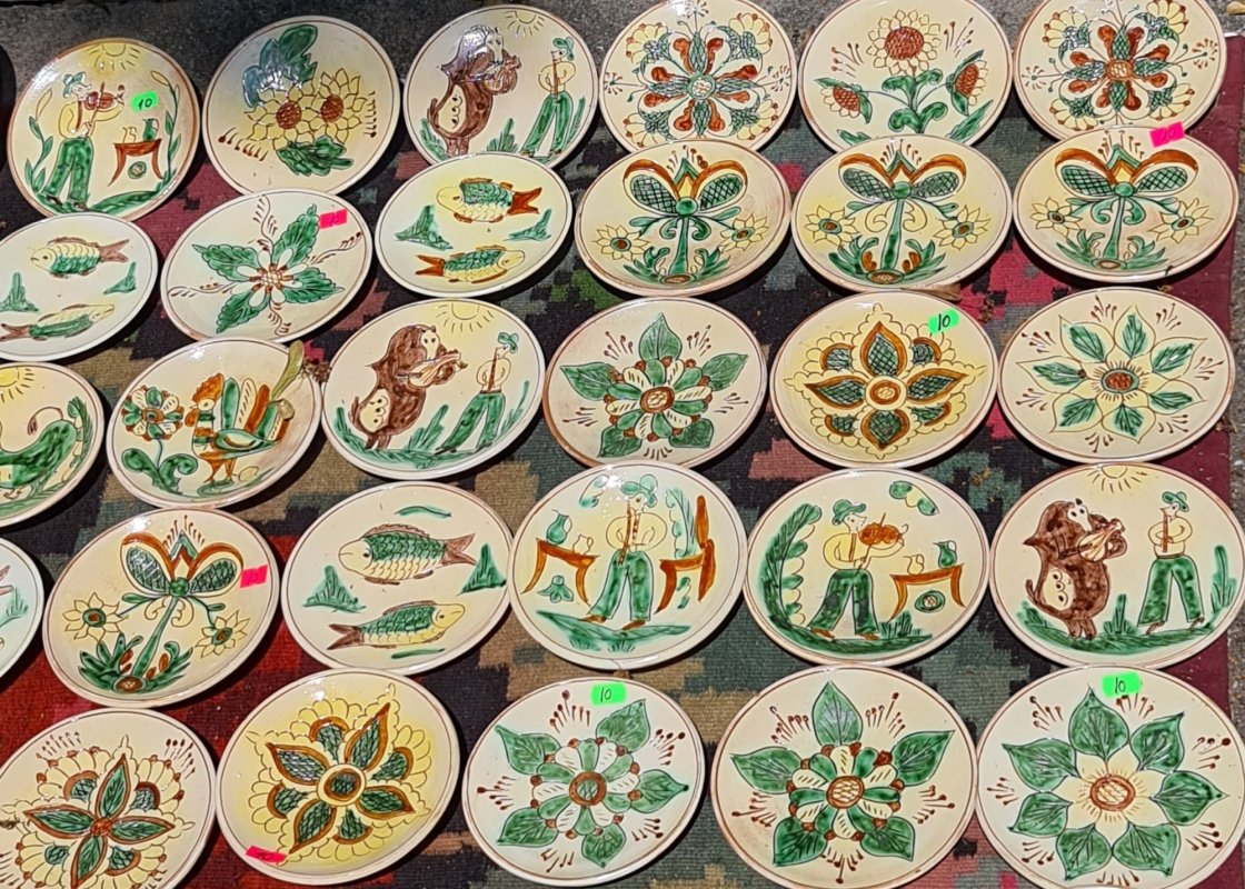 Tăcerile și chipurile fermecate ale lutului ars 182596