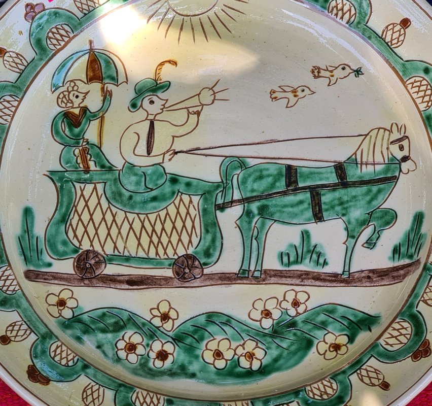 Tăcerile și chipurile fermecate ale lutului ars 182597