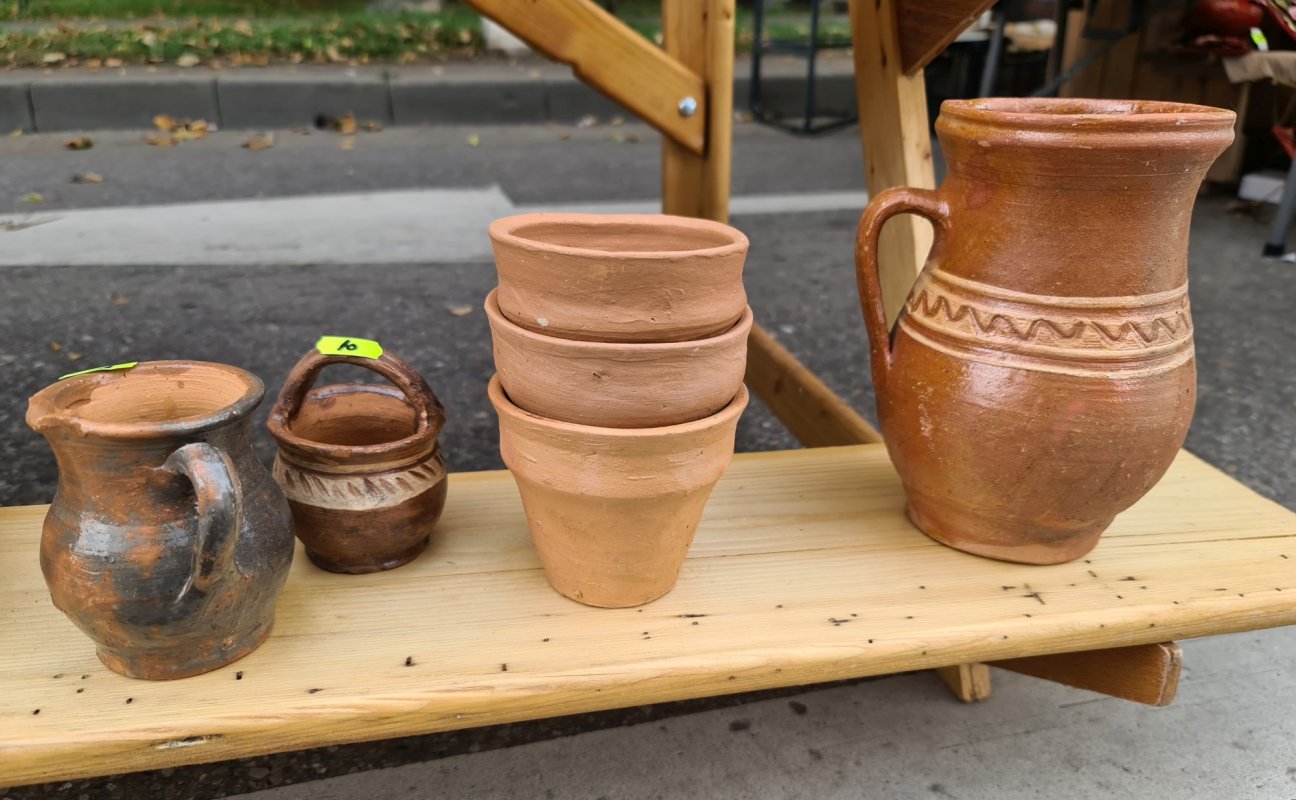 Tăcerile și chipurile fermecate ale lutului ars 182604