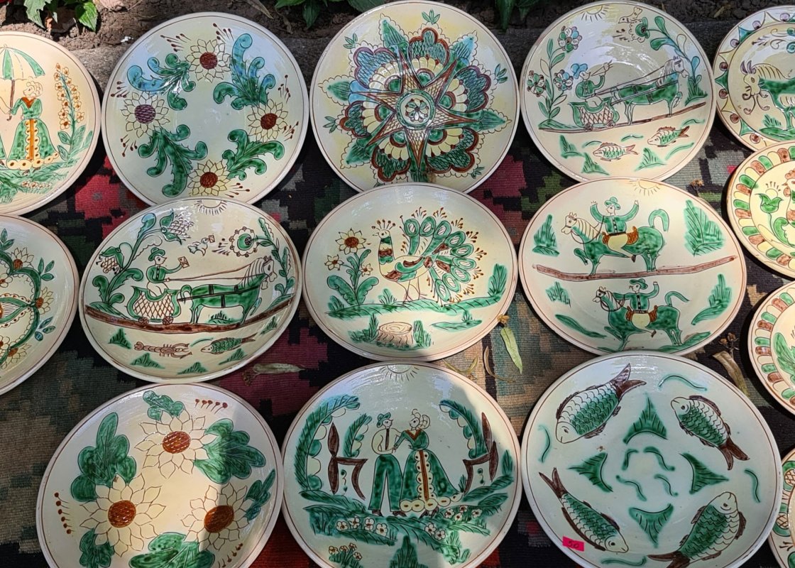 Tăcerile și chipurile fermecate ale lutului ars 182642