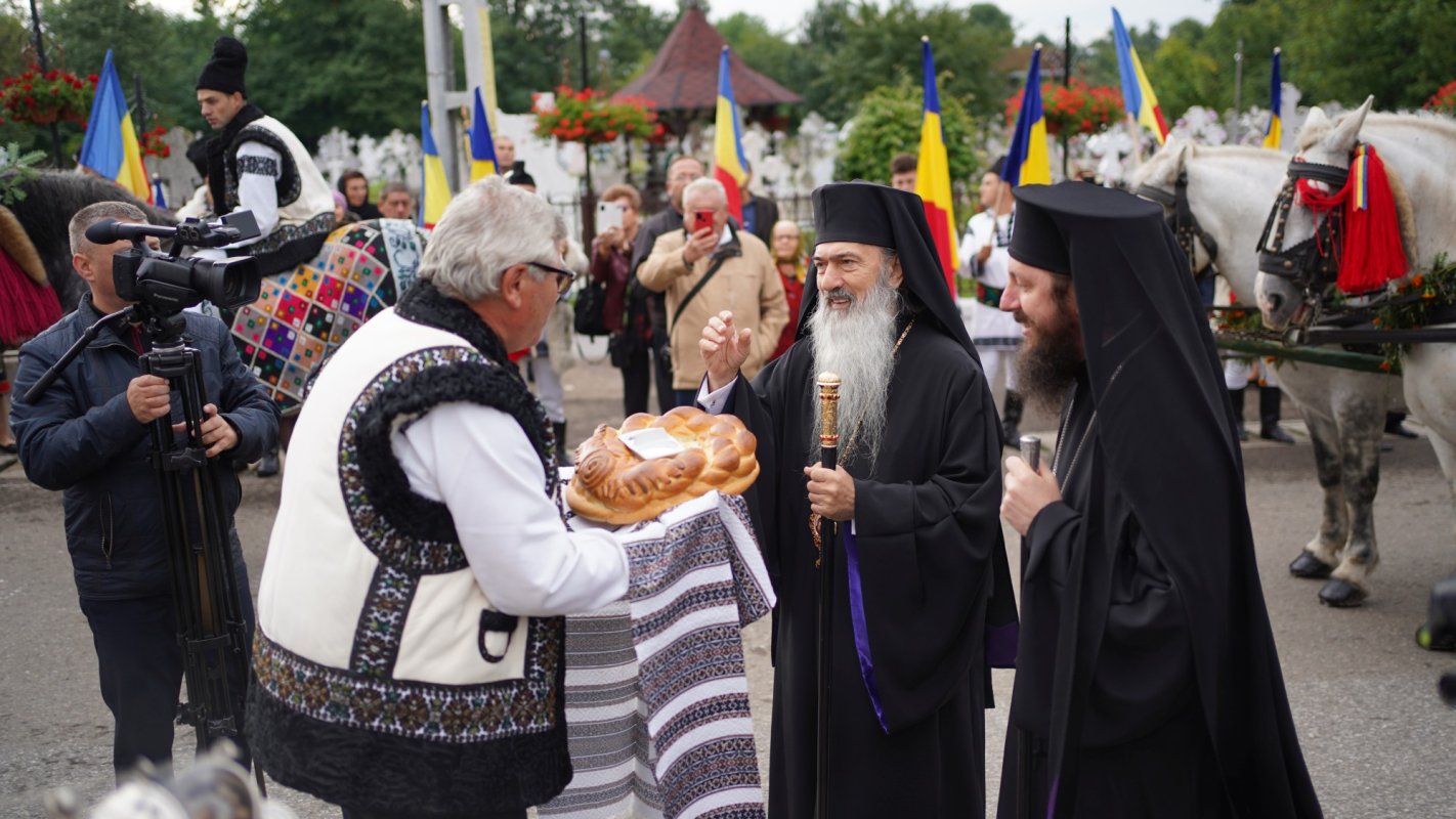 Sfințirea bisericii din Berchișești, Suceava 182923