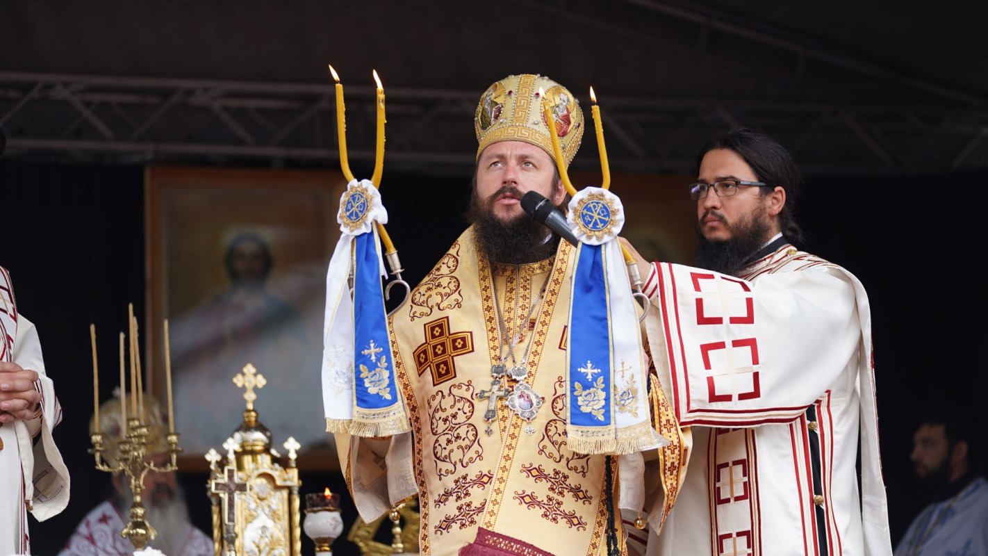 Sfințirea bisericii din Berchișești, Suceava 182940