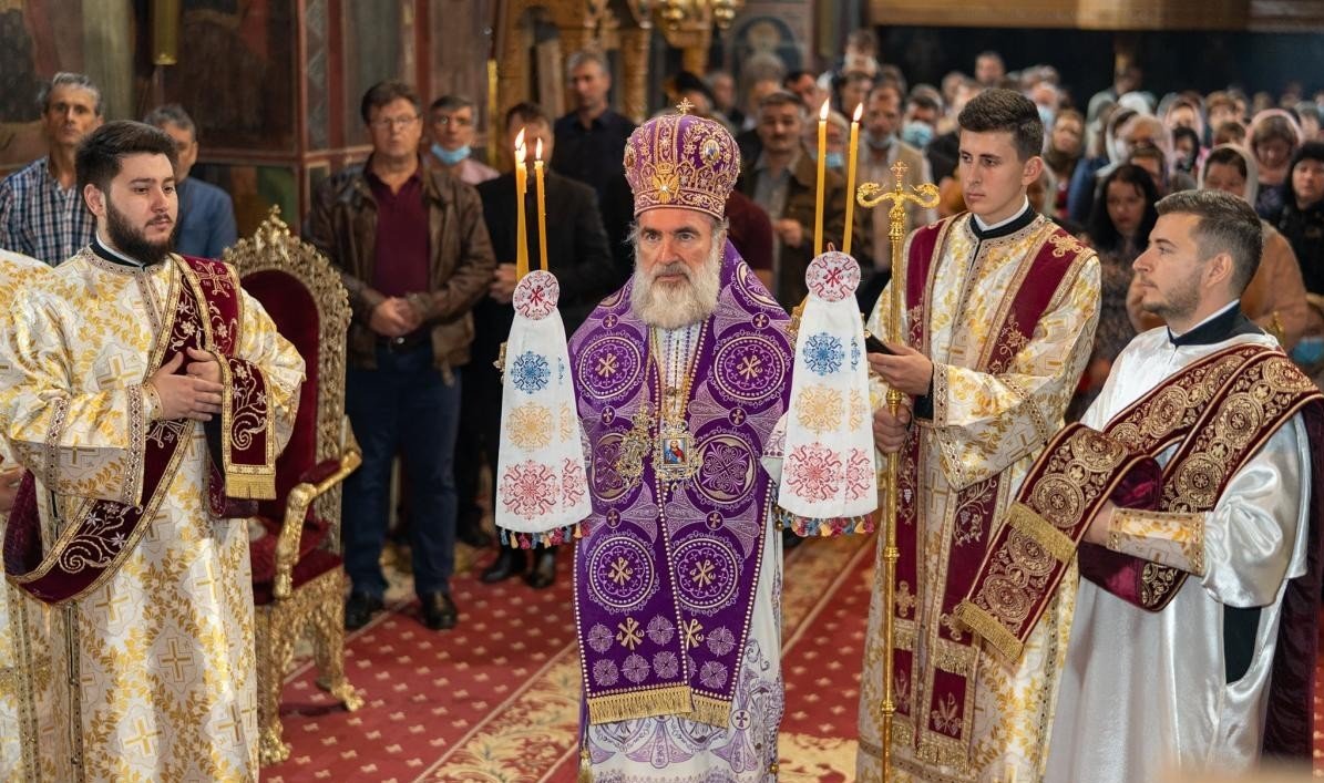 Liturghie arhierească la Catedrala Arhiepiscopală din Roman 183141