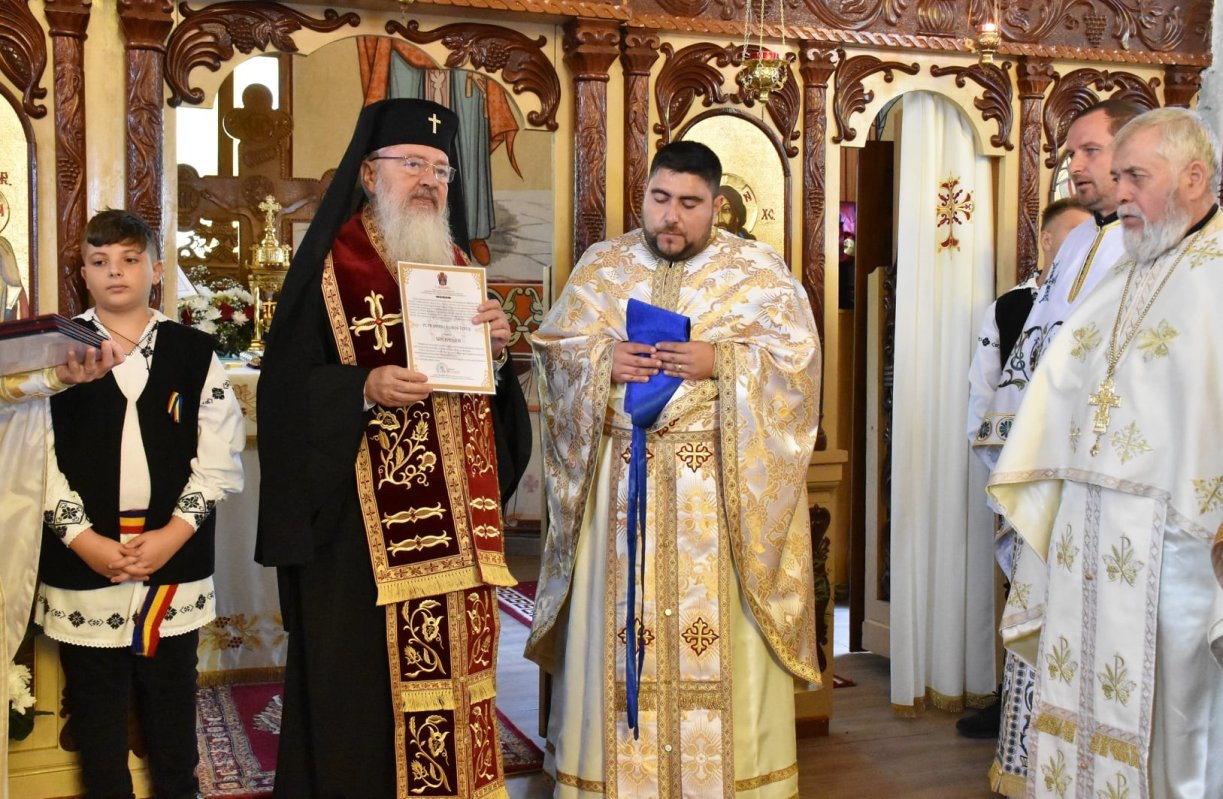 Binecuvântare arhierească la Așchileu Mare, Cluj 183342