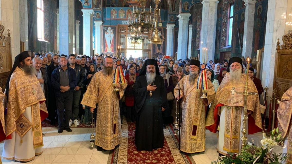 PS Ignatie a oficiat Sfânta Liturghie la Mănăstirea Sihăstria în zi de hram 183399