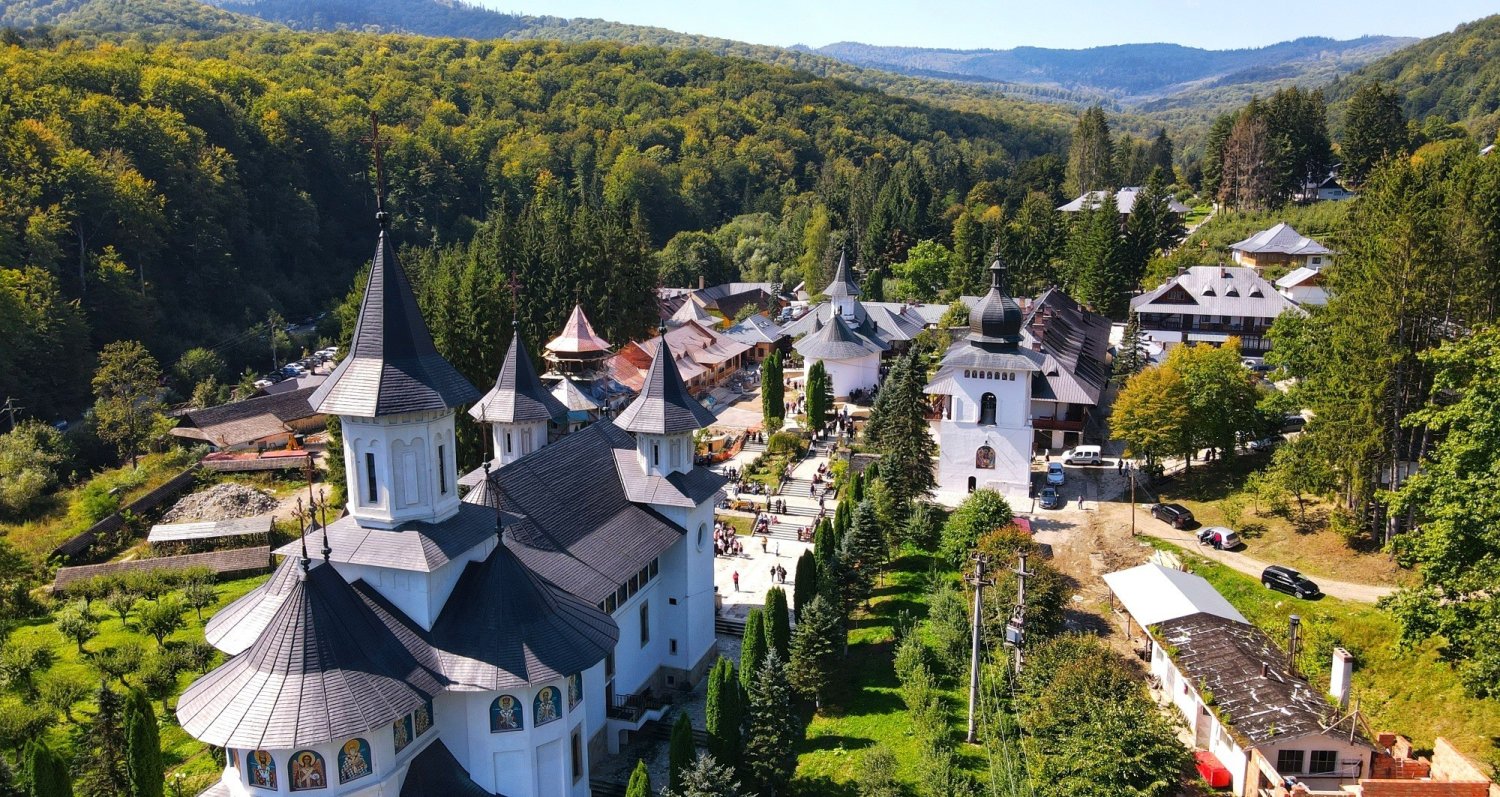 PS Ignatie a oficiat Sfânta Liturghie la Mănăstirea Sihăstria în zi de hram 183413