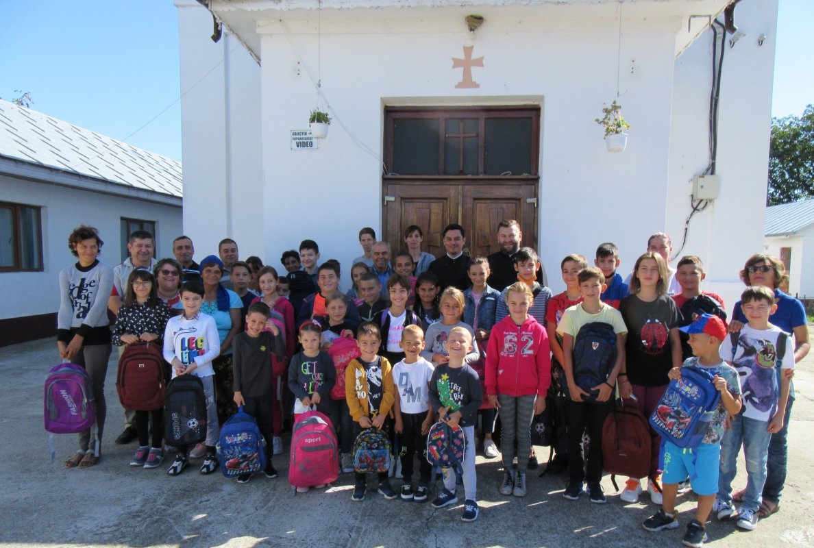 Rechizite pentru 115 elevi din protoieriile Pătârlagele și Focșani I 183334