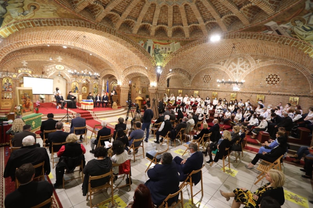 Simpozionul „Maramureș - promotor al culturii și identității românești în lume” 183345