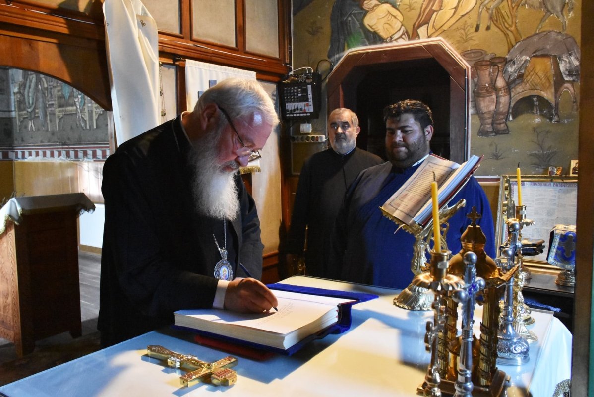 400 de ghiozdane cu rechizite pentru copiii rromi din Parohia Turda-Fabrici 183586