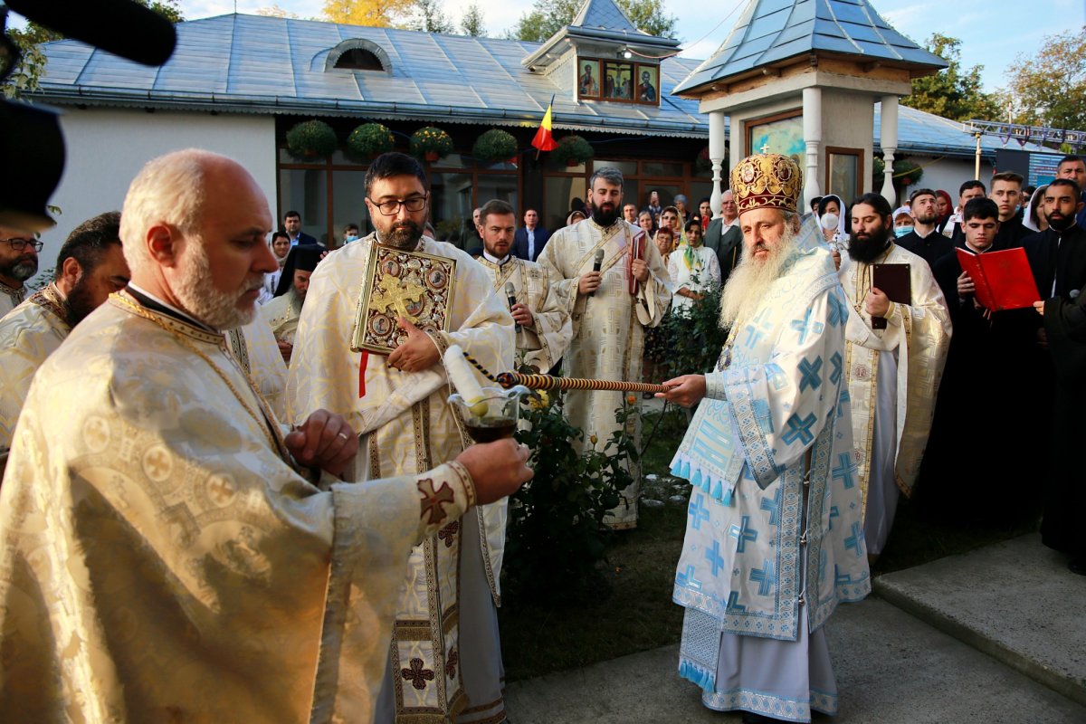 Sfințire de biserică în parohia ieșeană Deleni II 183782