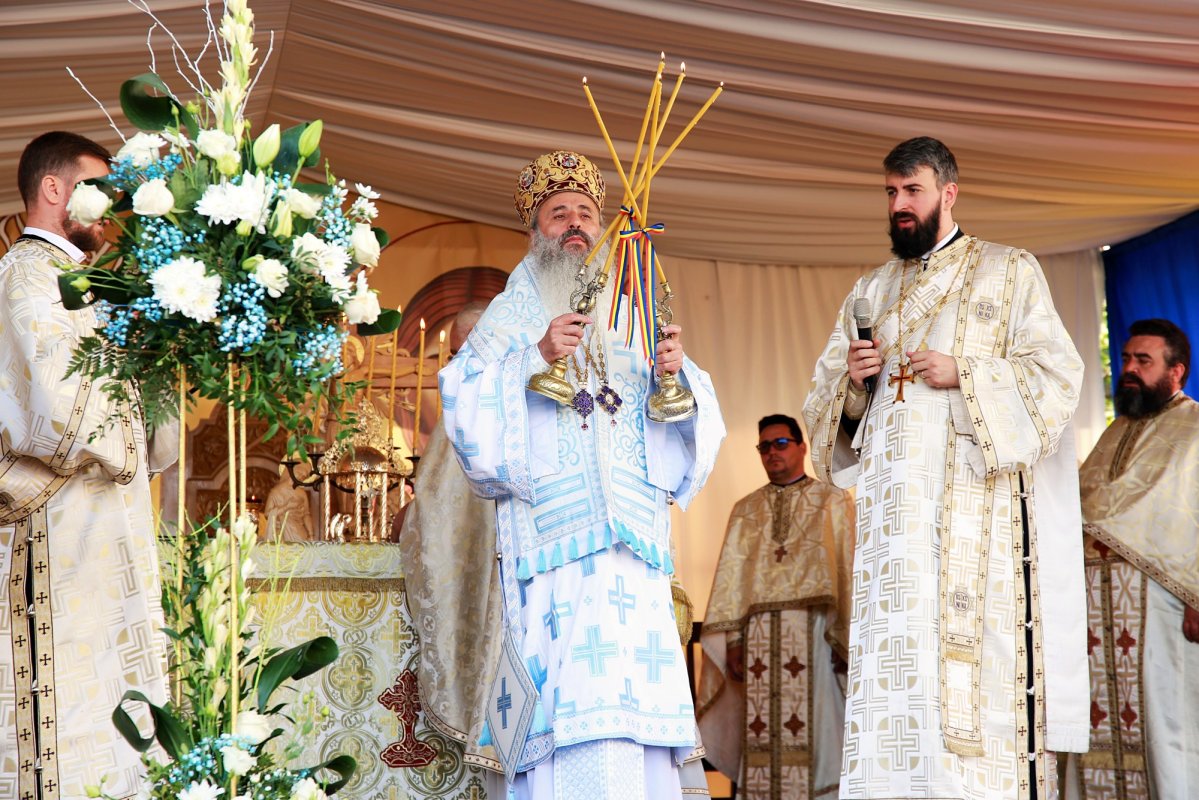 Sfințire de biserică în parohia ieșeană Deleni II 183787