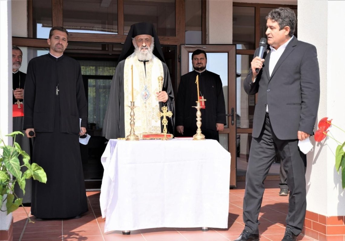 Binecuvântare arhierească la început de an școlar la Alba Iulia 183970