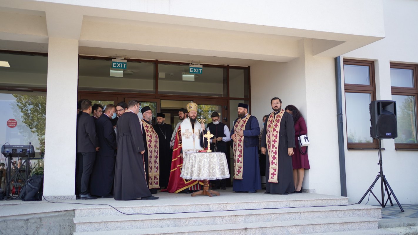 Binecuvântare arhierească pentru elevii Seminarului „Mitropolit Dosoftei” la începutul anului școlar 184083