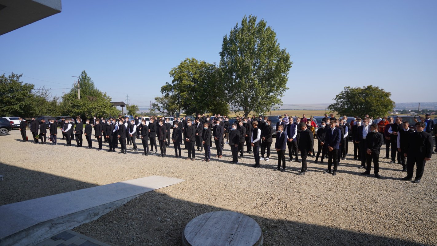 Binecuvântare arhierească pentru elevii Seminarului „Mitropolit Dosoftei” la începutul anului școlar 184086