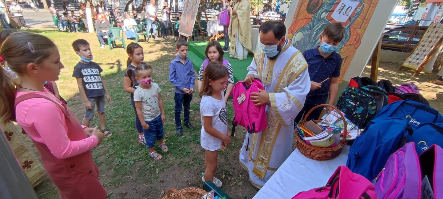 Daruri pentru școlari de la Parohia Iancu Vechi-Mătăsari 183892