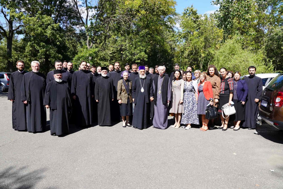 „Arta educaţiei temeinice pentru viaţă” 184020