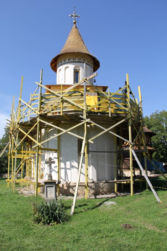 Biserica „Înălţarea Sfintei Cruci” din tihna Pătrăuților 183978