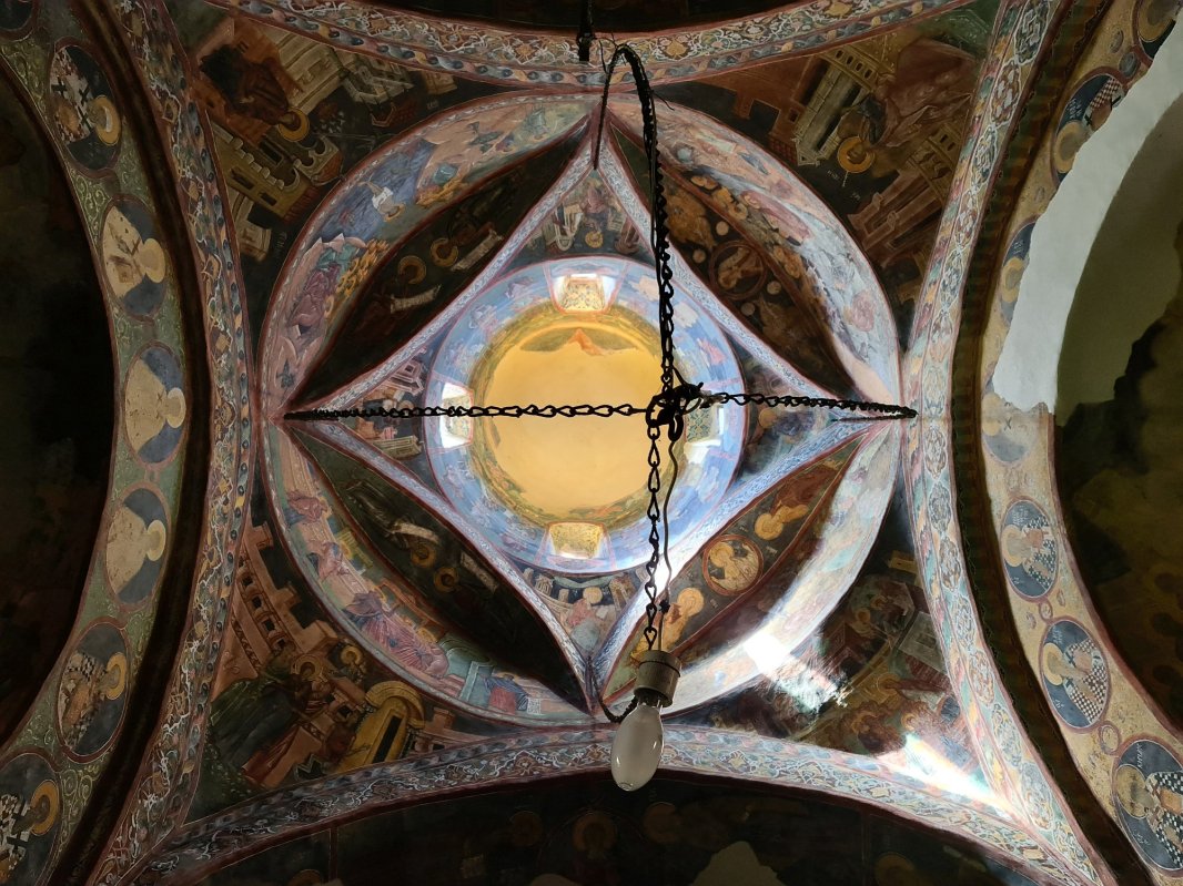 Biserica „Înălţarea Sfintei Cruci” din tihna Pătrăuților 183979