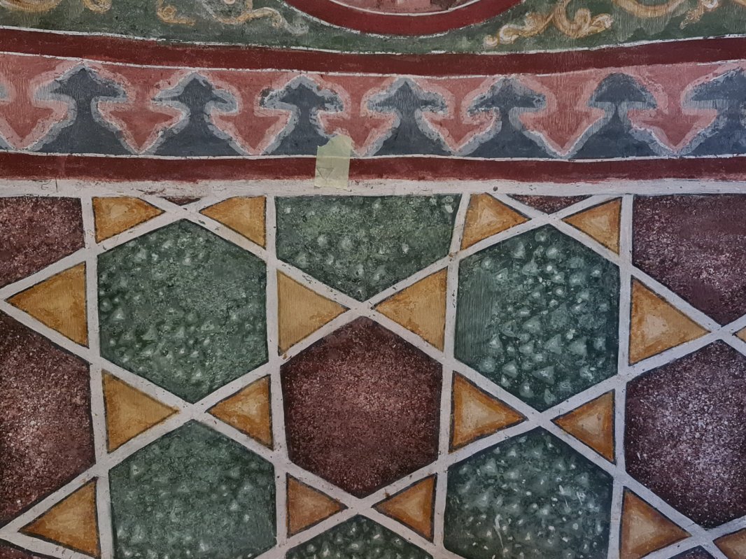 Biserica „Înălţarea Sfintei Cruci” din tihna Pătrăuților 183982