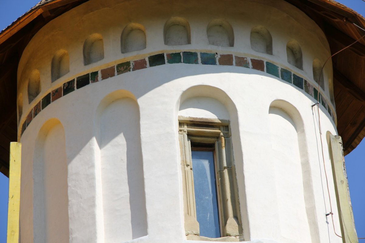 Biserica „Înălţarea Sfintei Cruci” din tihna Pătrăuților 183995