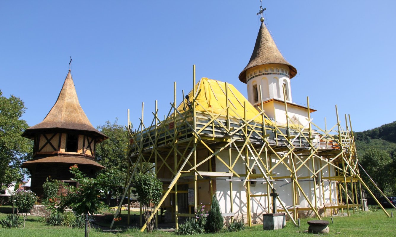 Biserica „Înălţarea Sfintei Cruci” din tihna Pătrăuților 183999